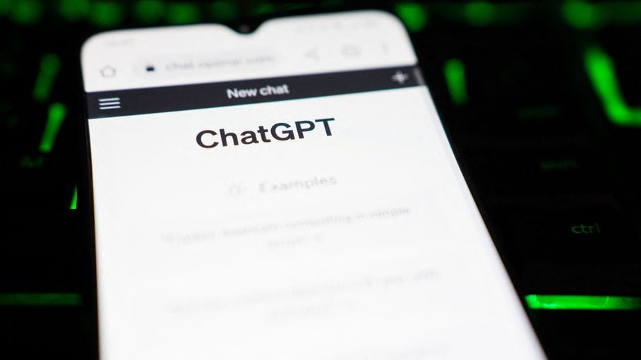 ChatGPT arrive sur iPhone : dites au revoir aux applications tierces !