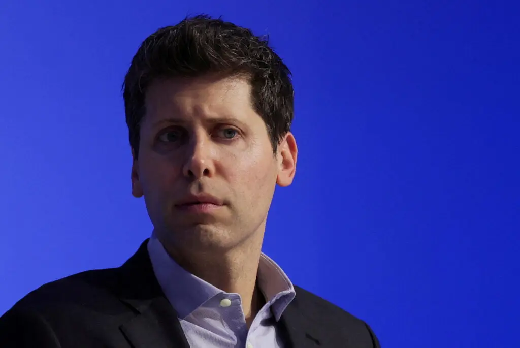 La destitution de Sam Altman, créateur de ChatGPT, secoue l’univers de l’intelligence artificielle